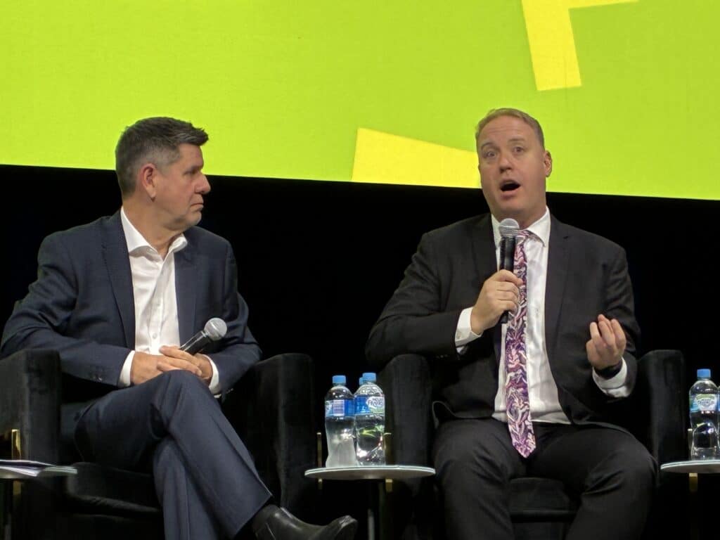 AusIMM CEO Stephen Durkin chats with WA Mines and Petroleum Minister David Michael at GRX26